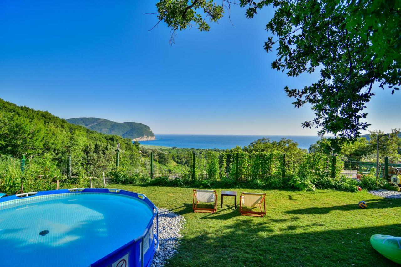Pataki Studios Petrovac 외부 사진