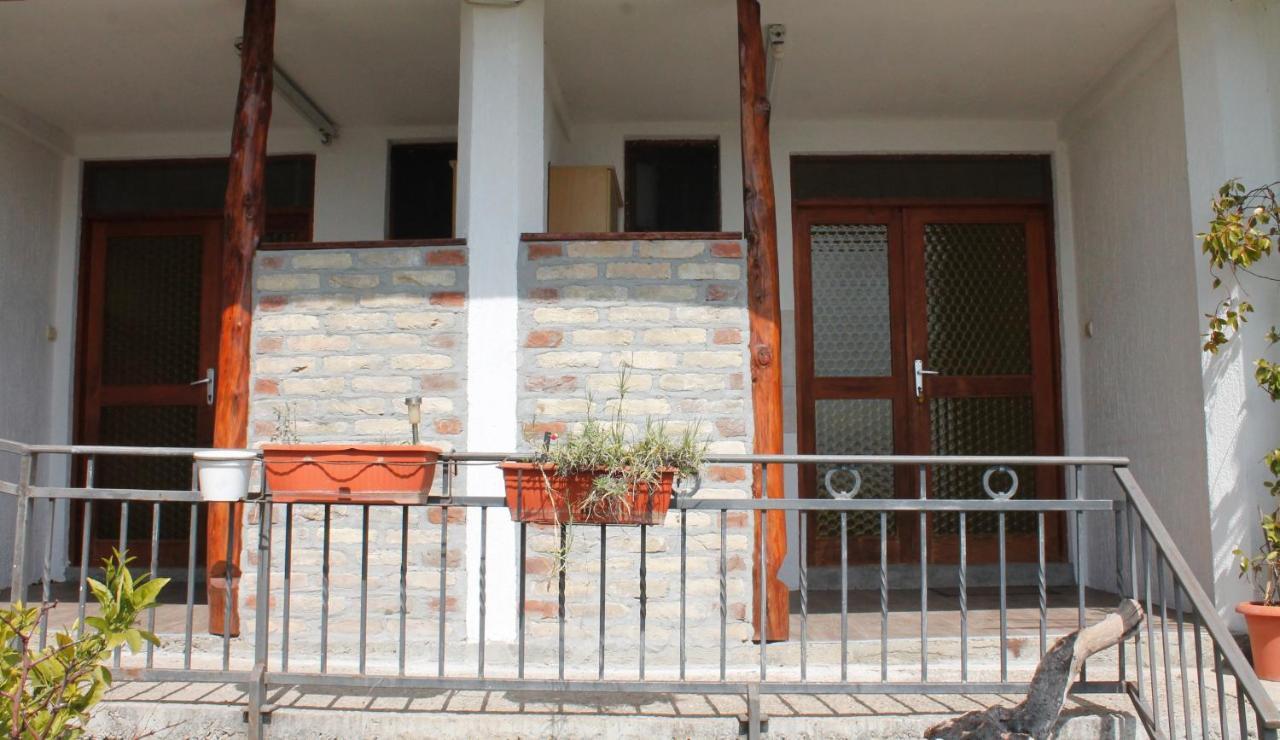 Pataki Studios Petrovac 외부 사진