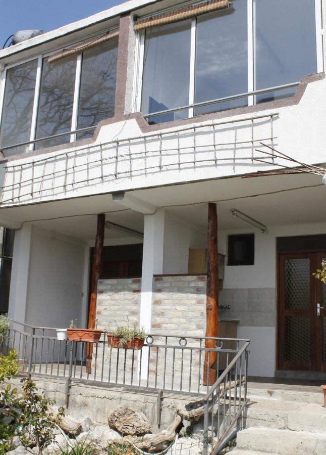 Pataki Studios Petrovac 외부 사진