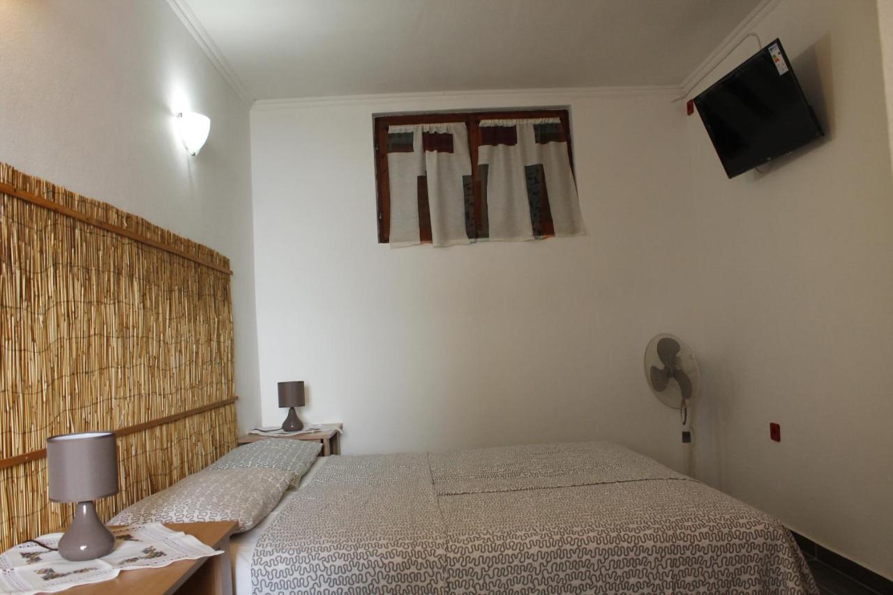 Pataki Studios Petrovac 외부 사진